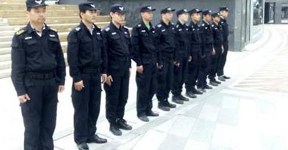 保安人員在安?；顒訄龅貢扇∧男┫尻柊踩夹g防護措施呢?