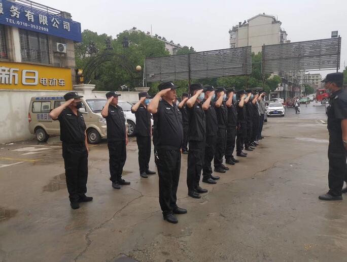 戶外小區(qū)物業(yè)保安夏天**防暑降溫小常識！趕緊收藏把！