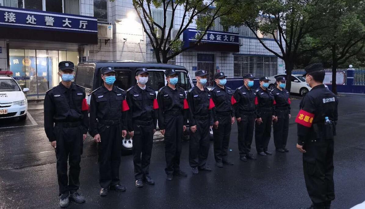 倡導(dǎo)文明新風(fēng)，共建美好襄陽！創(chuàng)文有咱獵鷹來幫忙