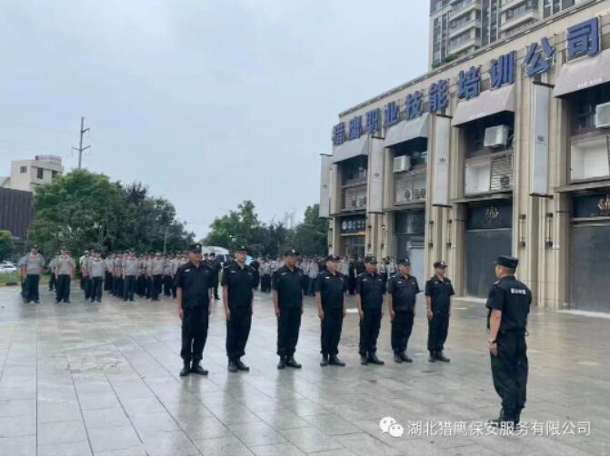 大練精兵強素質(zhì)，規(guī)范隊伍樹形象