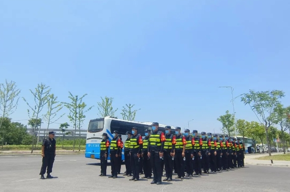 在襄閉幕！獵鷹保安圓滿完成“大藝展”安保任務(wù)